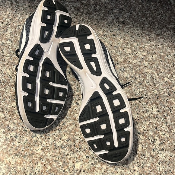 Nike Women’s Revolution 3 Running Shoes.  Size 8. NWOT - Picture 2 of 4